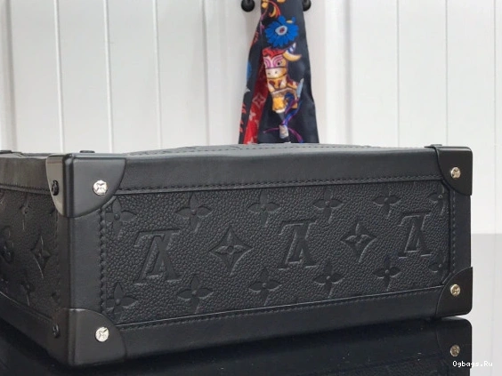 VUITTON LOUIS BOX 0105